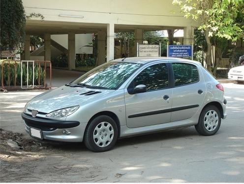 Peugeot 206. Anmeldelser og funksjoner