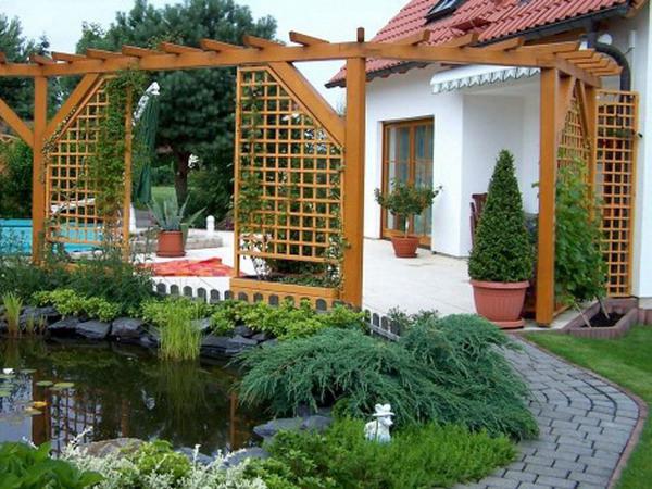 Pergola i landskapsdesign.