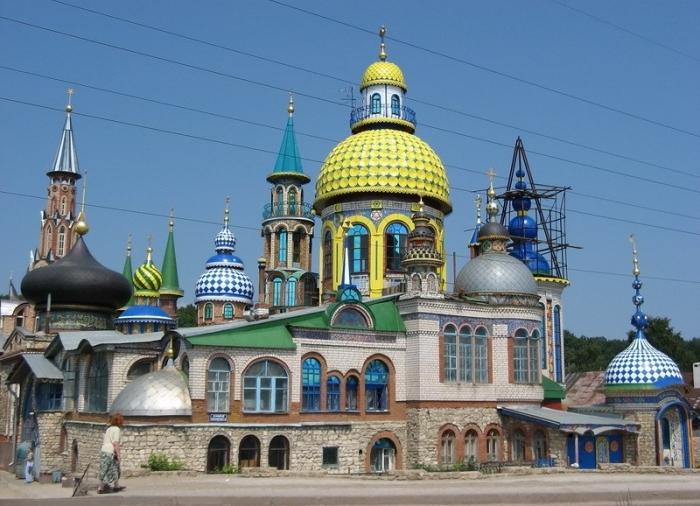 Temple of all religions i Kazan