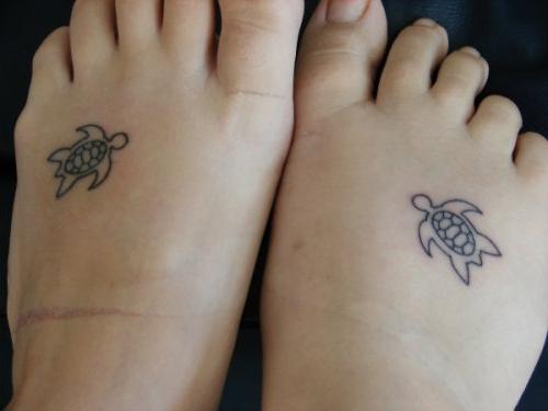 Hvilke små tatoveringer er populære blant jenter?